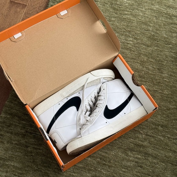 Nike Shoes - Nike Blazer Mid Vintage ‘77